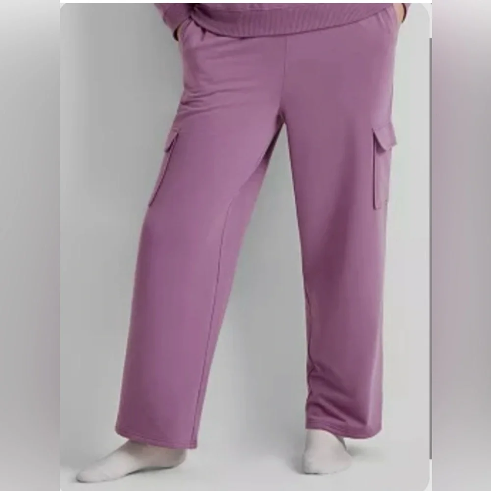 State of Day Women's High-Rise Fleece
Cargo Sweatpants - Picture 6 of 8